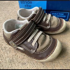 Stride Rite SRT SM Dawson Brown Shoes - Size 6W